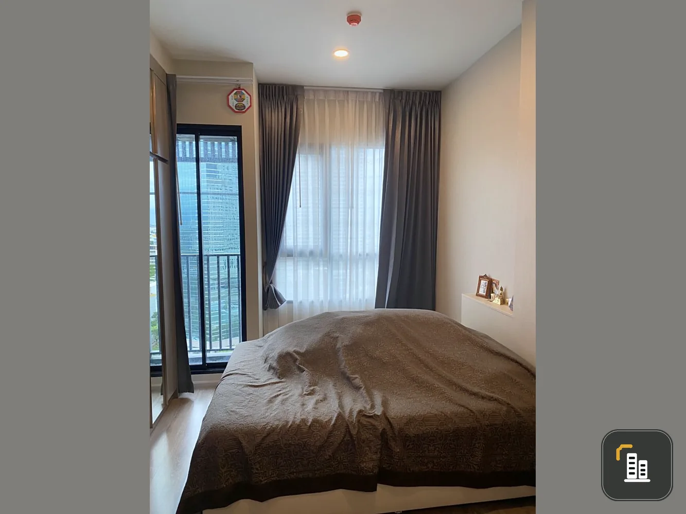 For rent, Knightsbridge Prime Ratchayothin, 21st floor, north, with full set of electrical appliances. If you don't book, you will regret it.