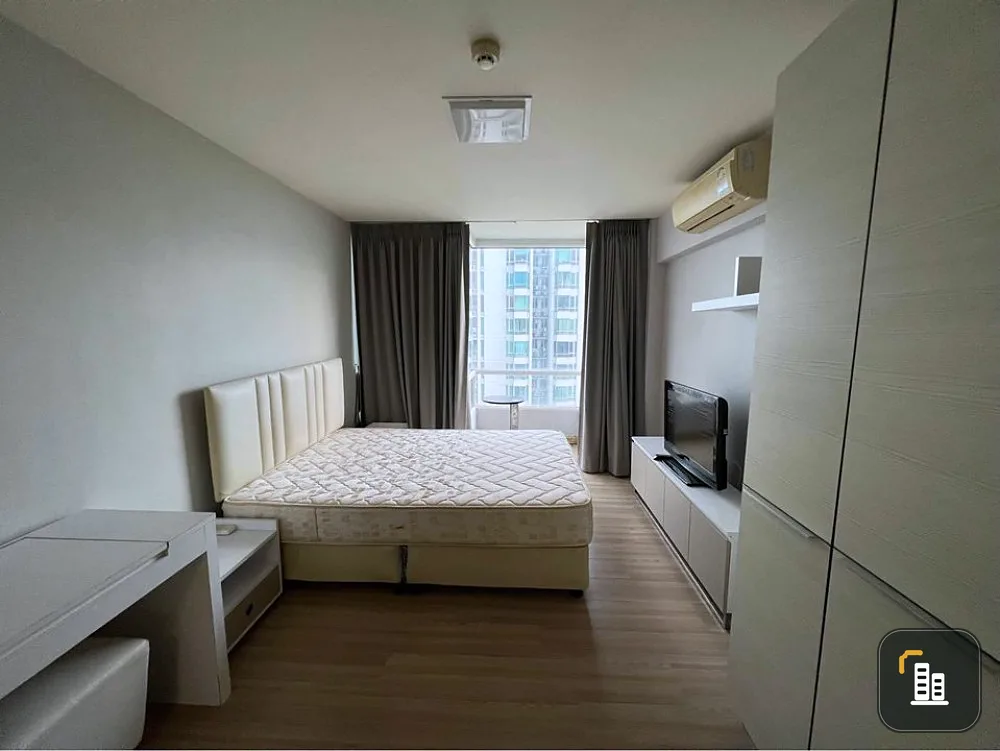 Condo for sale, M society, decorated in white tones. ready furniture have a beautiful view of the city Let me tell you that it's worth it. Hurry up to