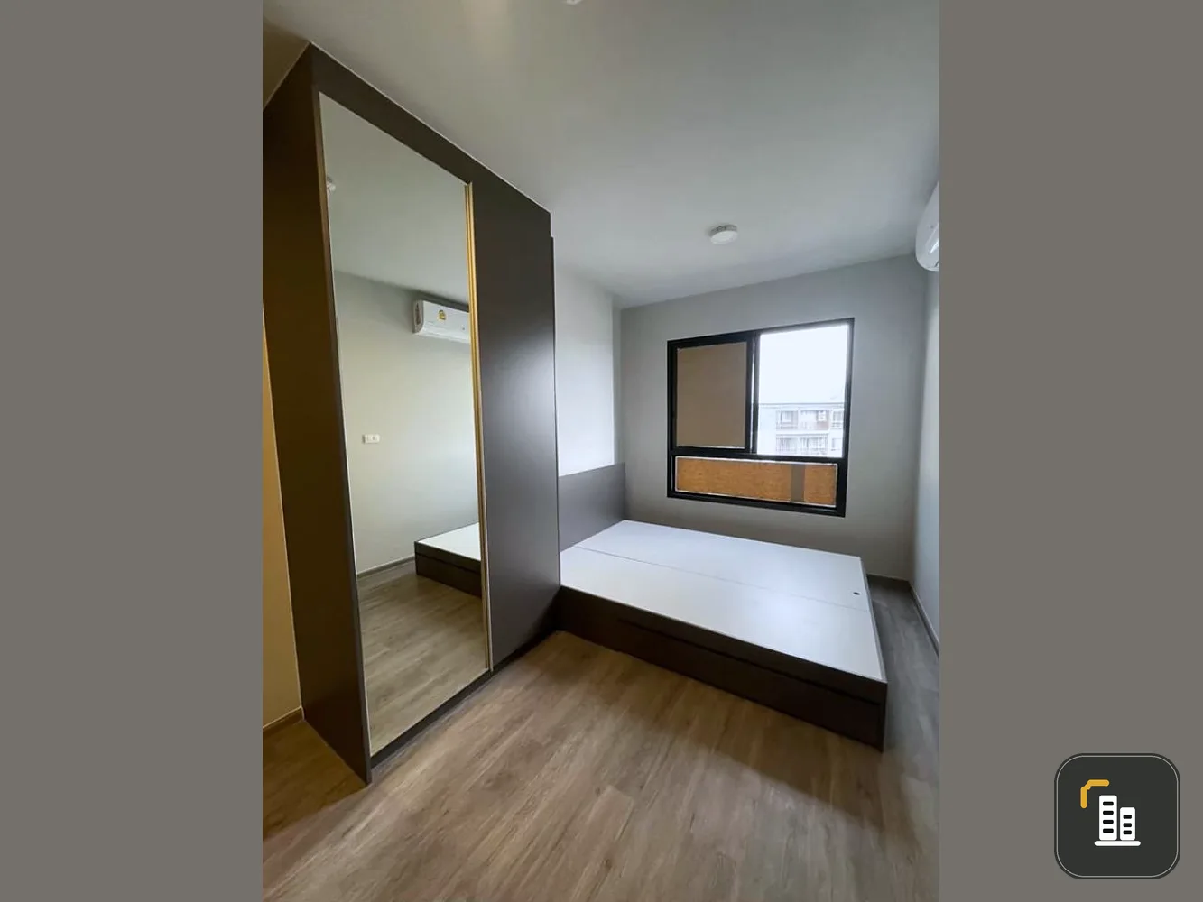 Selling S-One Rama 9, good location, convenient transportation, ready to move in. Don't wait.