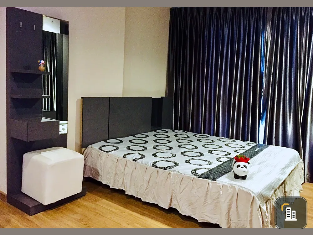 Sale Condo The Tree Interchange furniture nicely good electrical appliances If you don't book, you will regret it.