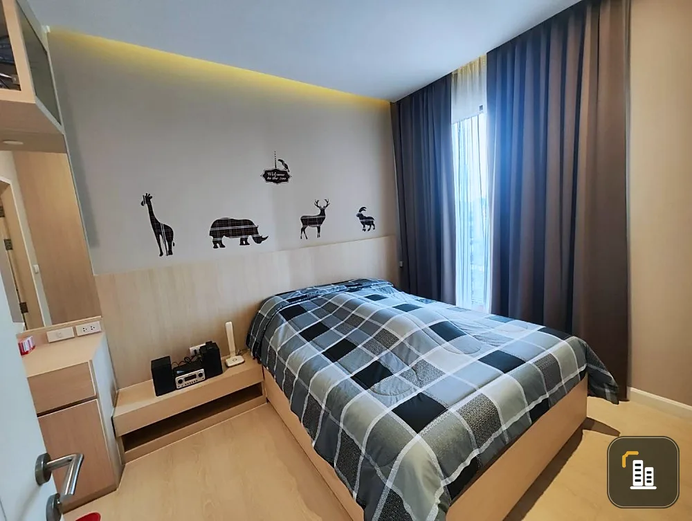 For rent, The Niche Pride Thonglor-Phetchaburi, warm tone room, high floor, high view, don't look, hurry and book now.