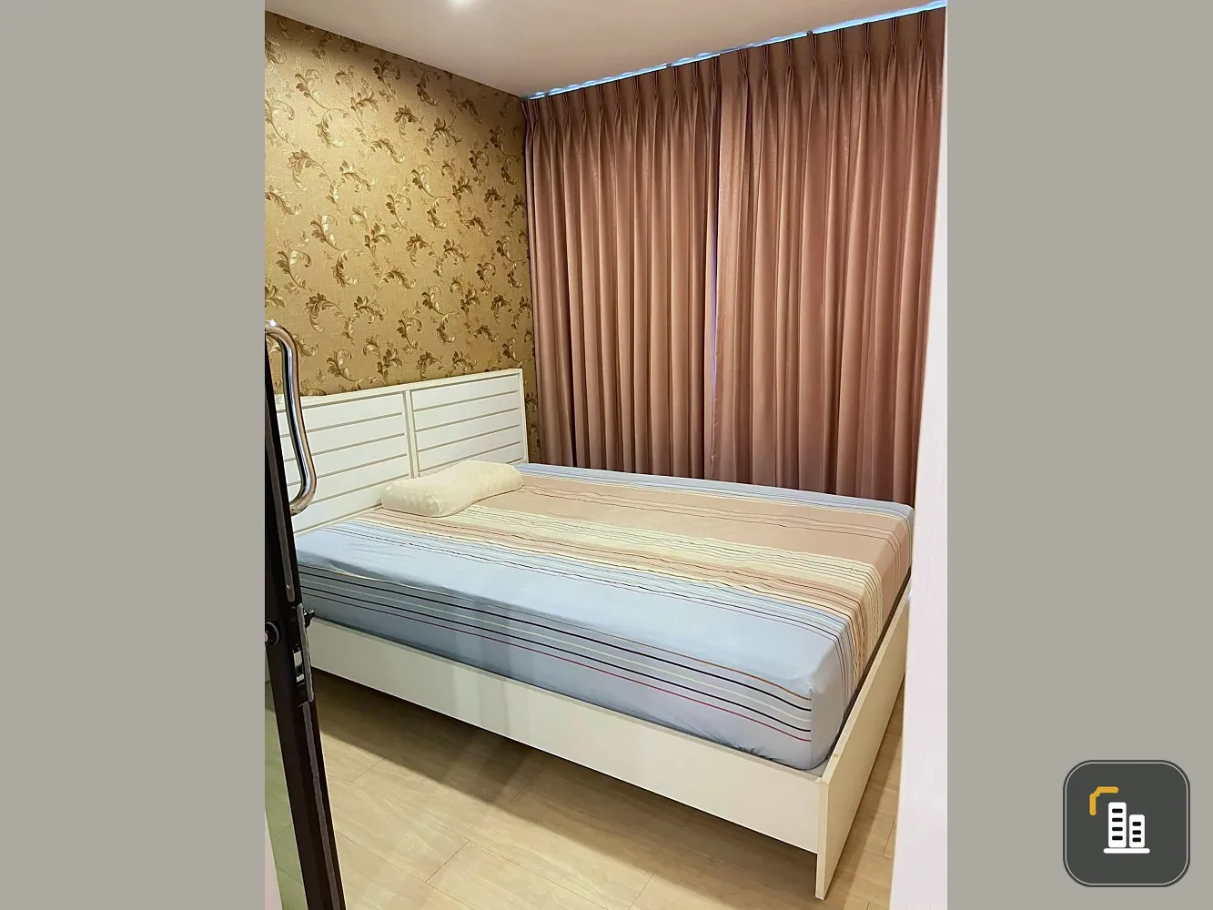 Condo for sale, The Paint Palette, ready to move in. Fully furnished, pool view, miss this room, be careful that you will regret it.