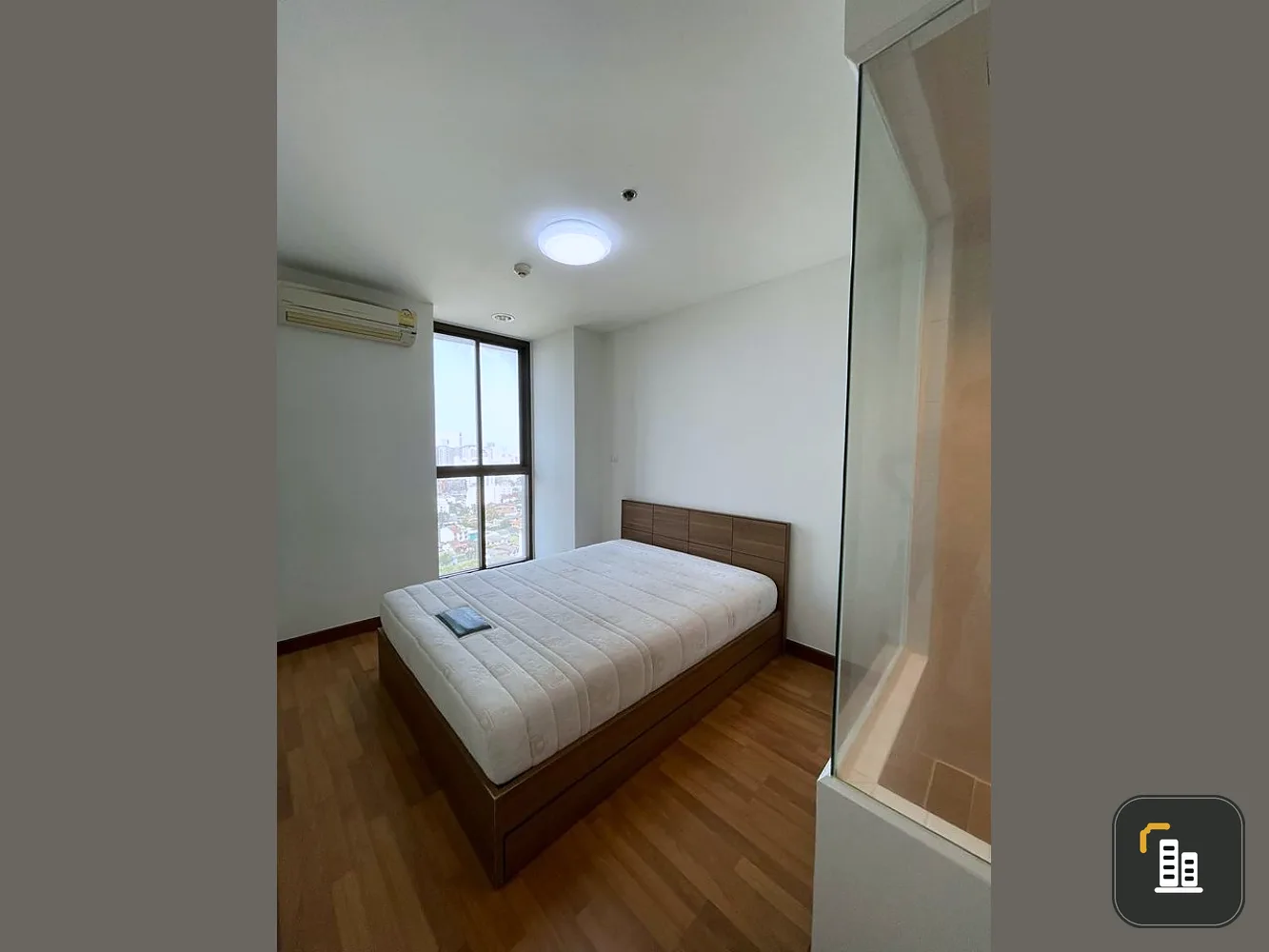 Sell IDEO Ladprao 5 rooms ready to move in super soft bed Full facilities, you need to hurry up to reserve.