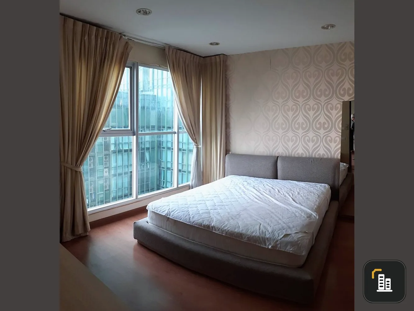 For rent / sale The Address Siam, very spacious room, next to the wallpaper in the whole room, fully furnished, you can reserve first come first serve