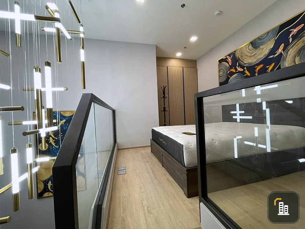 Quick sale, good price room, Centric Ratchayothin duplex, ceiling height 6.2, decorated very neatly. Book now