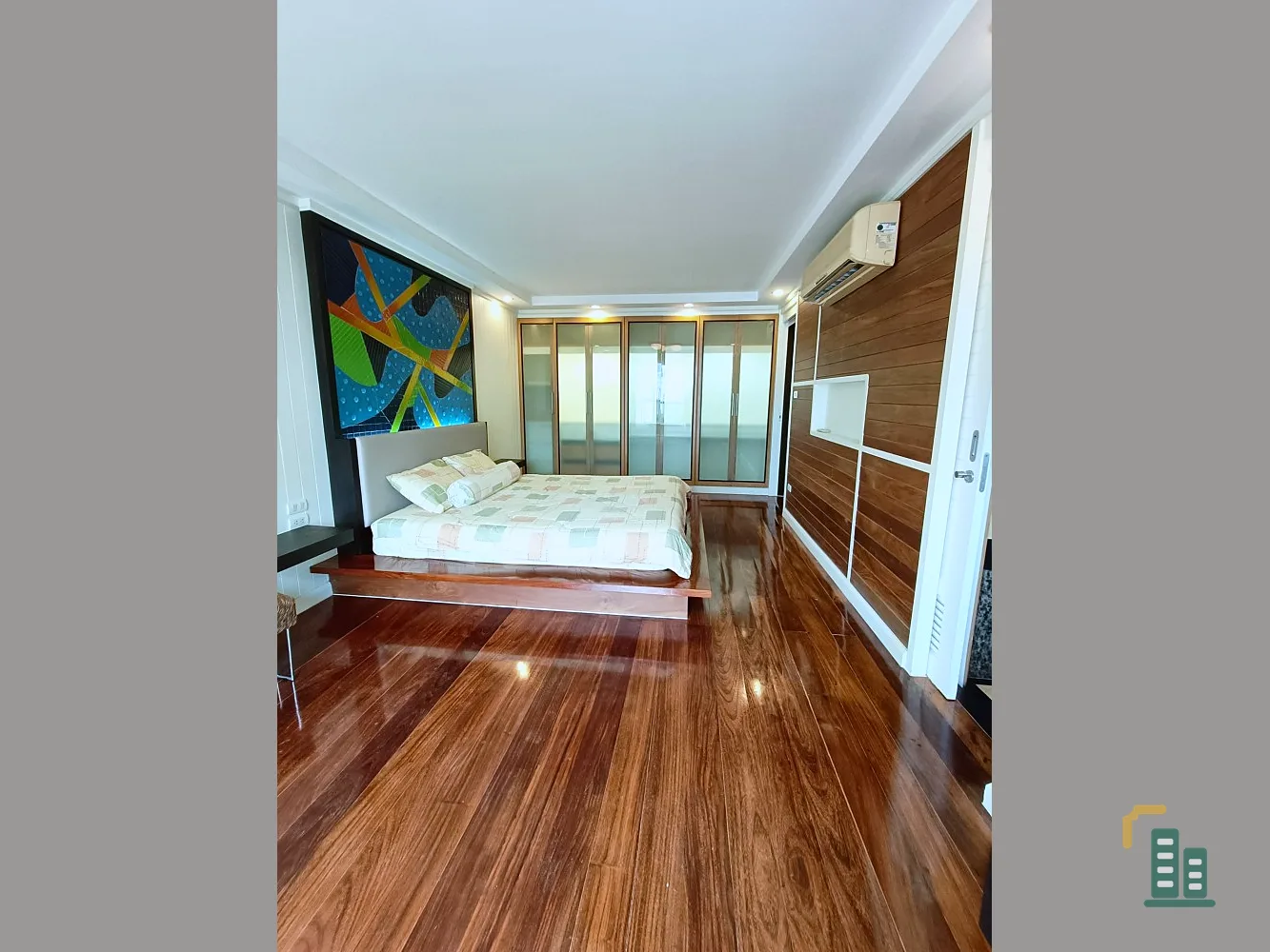 For rent, Avenue 61, fully furnished, ready to move in. Don't wait.
