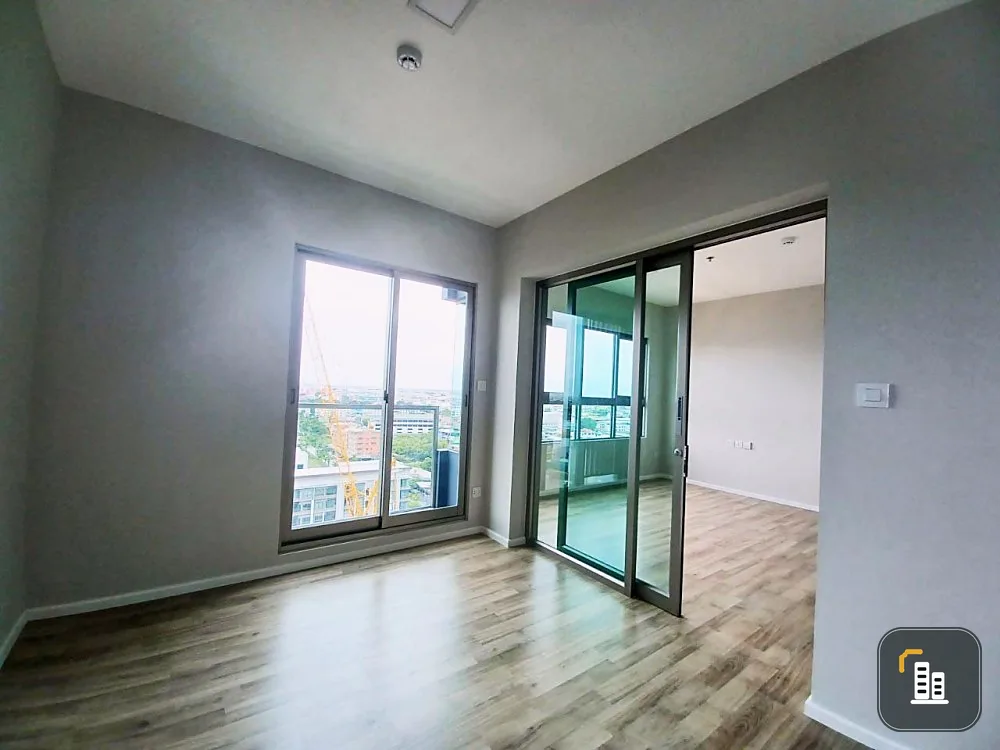 For rent, empty room with kitchen set and shelf High floor, very beautiful view at Ease 2 Rama 2, make a reservation first come first serve.