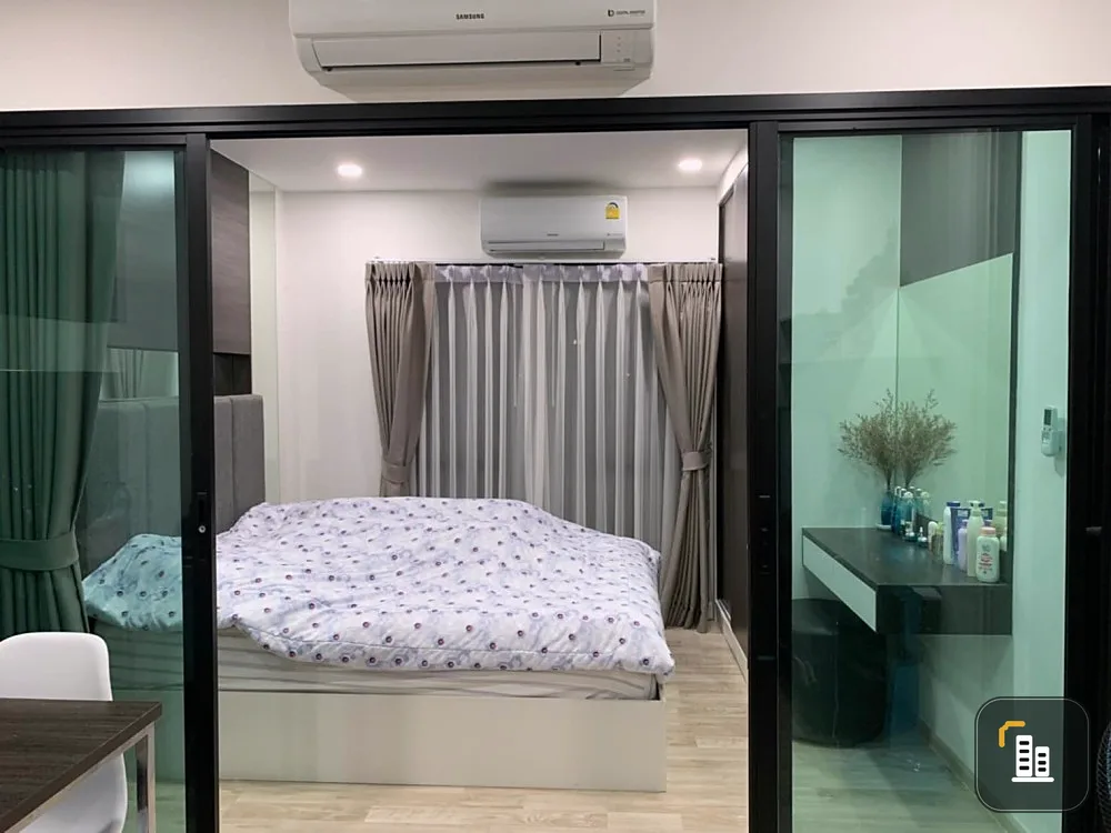 Condo for sale, D MARK CONDO SUTTHISAN, good feng shui, the room is not hot, there is no building blocking it, lots of free gifts, hurry to reserve.