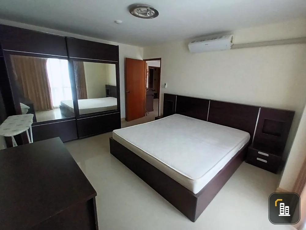 Condo for Sale Silom Suite, east balcony Don't miss it, book now