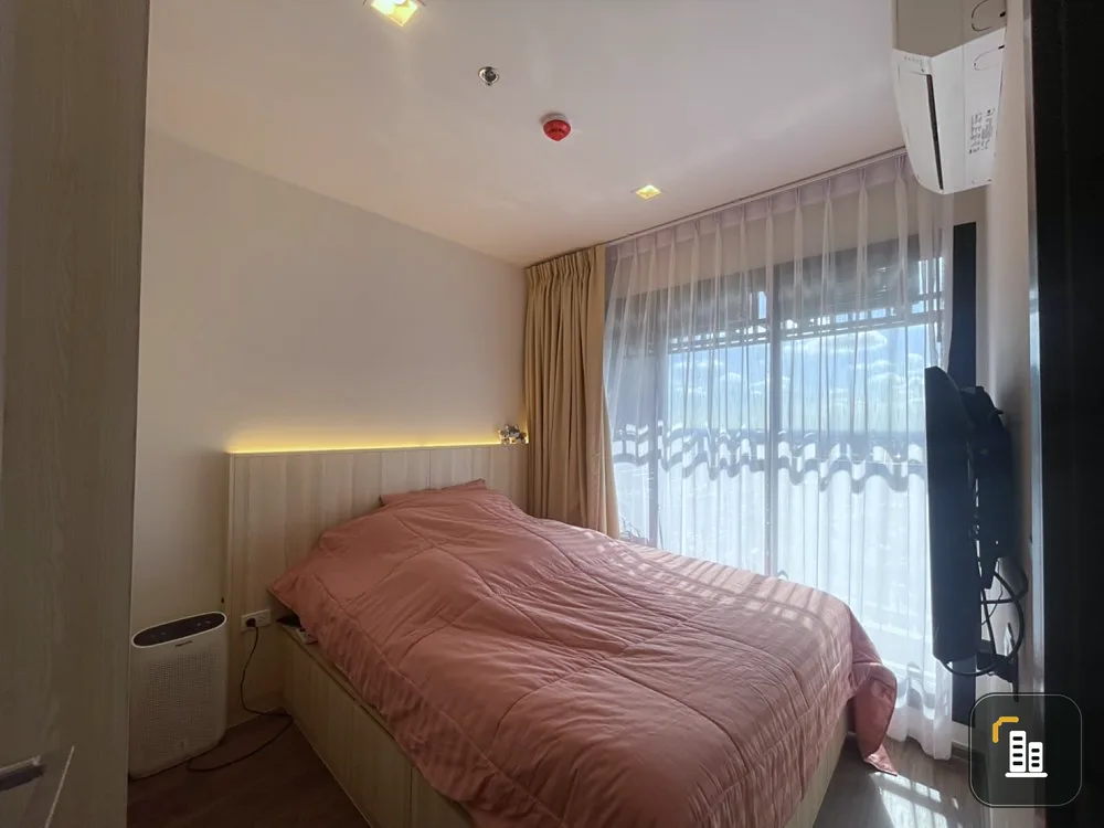 For rent Life Ladprao Valley, high floor, beautiful view, large sofa, electrical appliances ready to move in, book now.