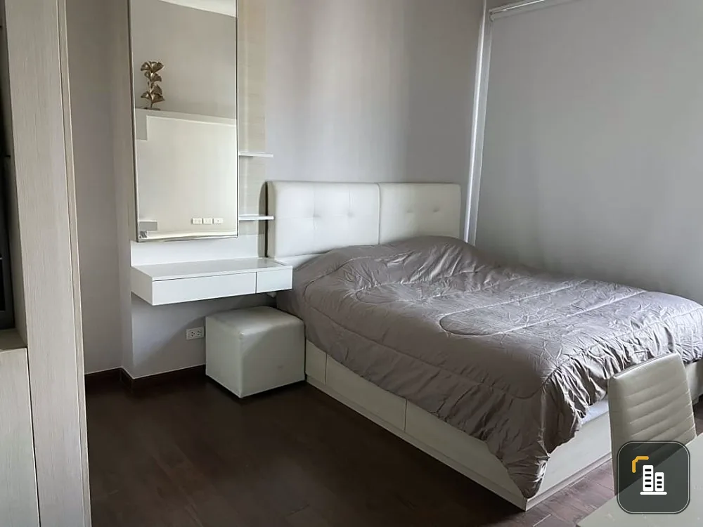 For rent!! Condo Q Asoke, 30th floor, beautiful room, fully furnished. Ready to move in, don't miss it!!