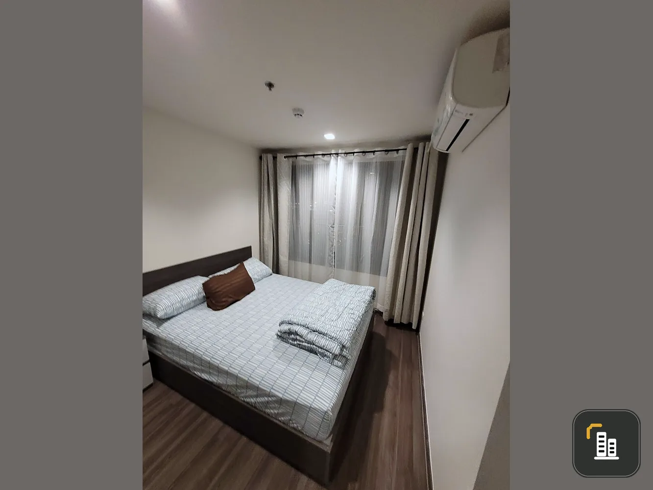 For rent, Ideo Sathorn-Wongwian Yai, 2 bedrooms, beautiful views, good mattresses complete electrical appliances Book and you won't be disappointed.