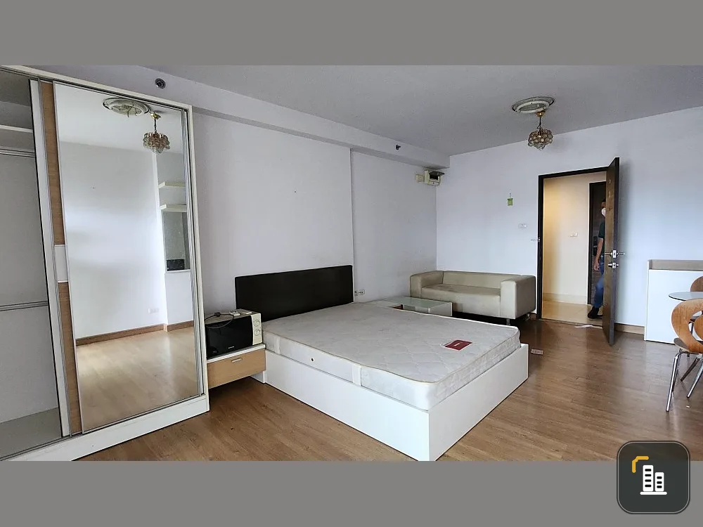 Condo for sale, Supalai Park Tiwanon Intersection, 19th floor, great city view, affordable price, fully furnished, hurry to reserve.