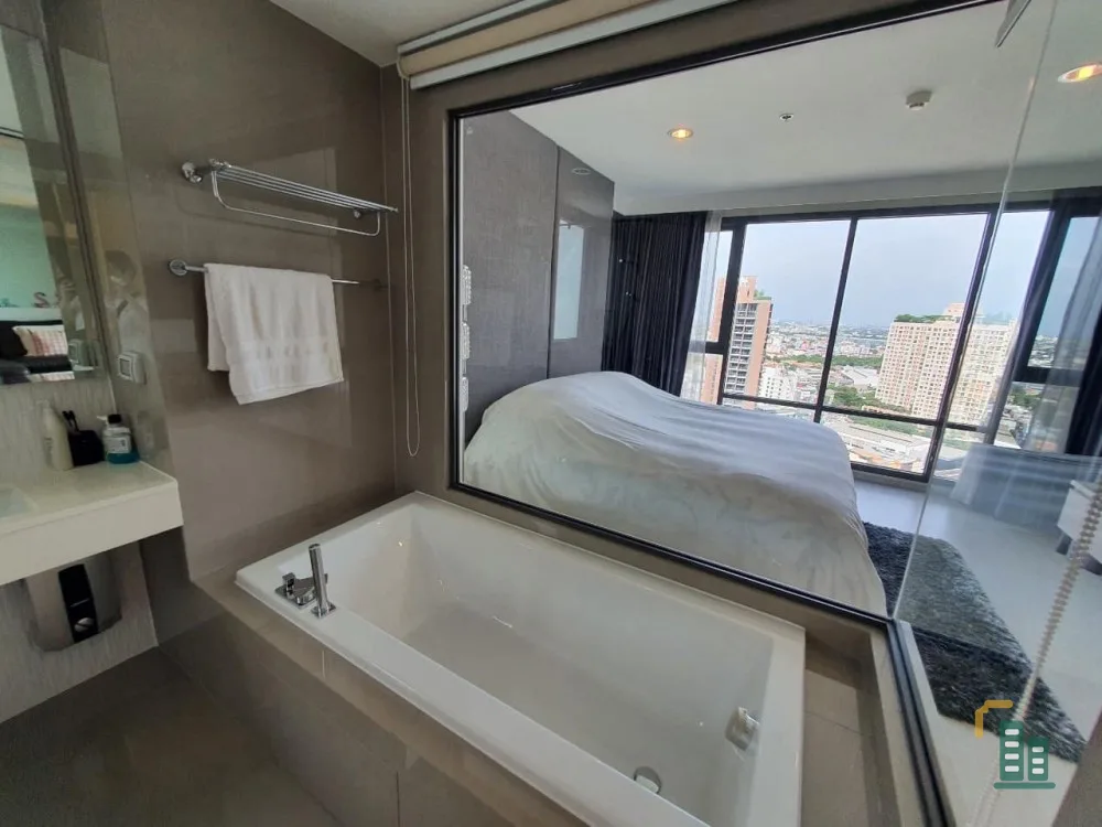 Condo for sale, Rhythm Sukhumvit 42, clean room, no elevator, no garbage room, not hot, sunny, fully furnished.