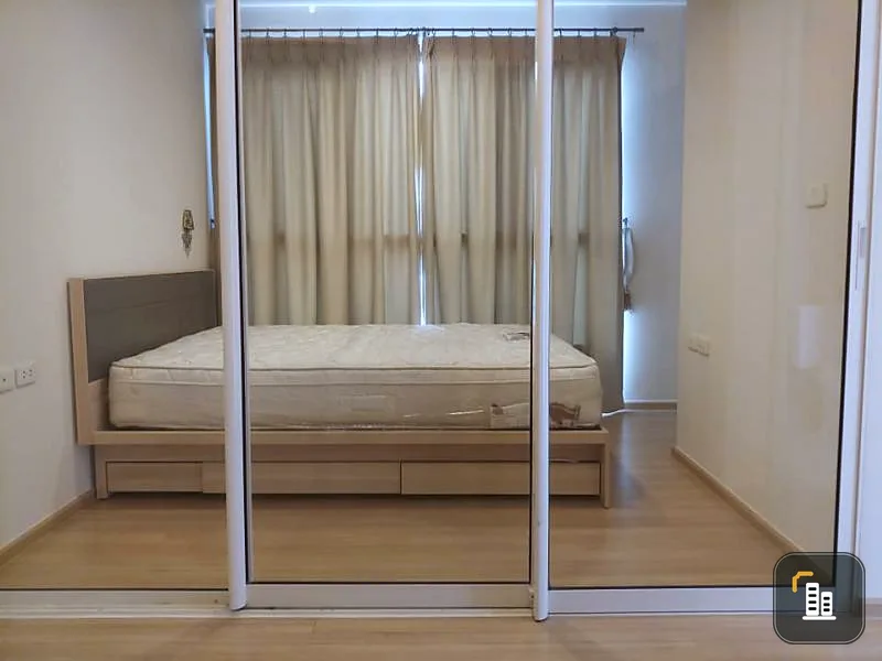 Condo for sale, The Base Chaengwattana, next to the main road, near the Pink Line. Convenient transportation, big room, hurry up