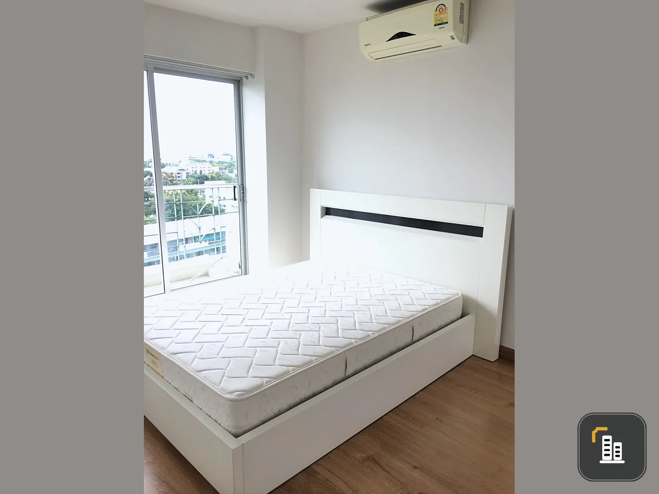 Condo for sale Supalai Park Kaset, corner room, private atmosphere cool breeze Hurry up to reserve quickly. Don't be late.