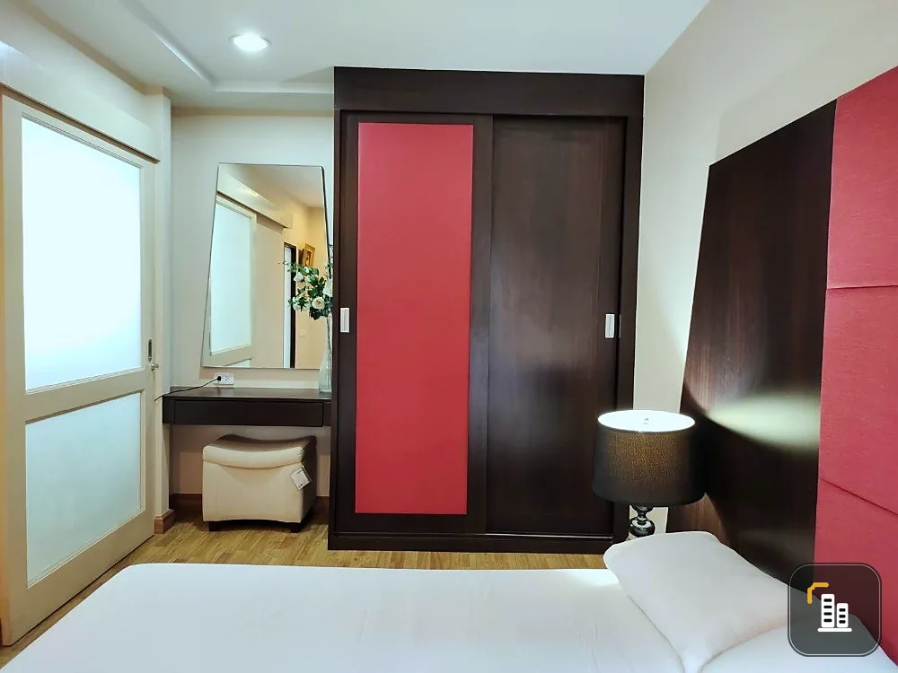 Quick sale!! Condo Baan Navatara, 3rd floor, Building B, pool view The room is in very new condition, ready to move in. Hurry up to reserve!!