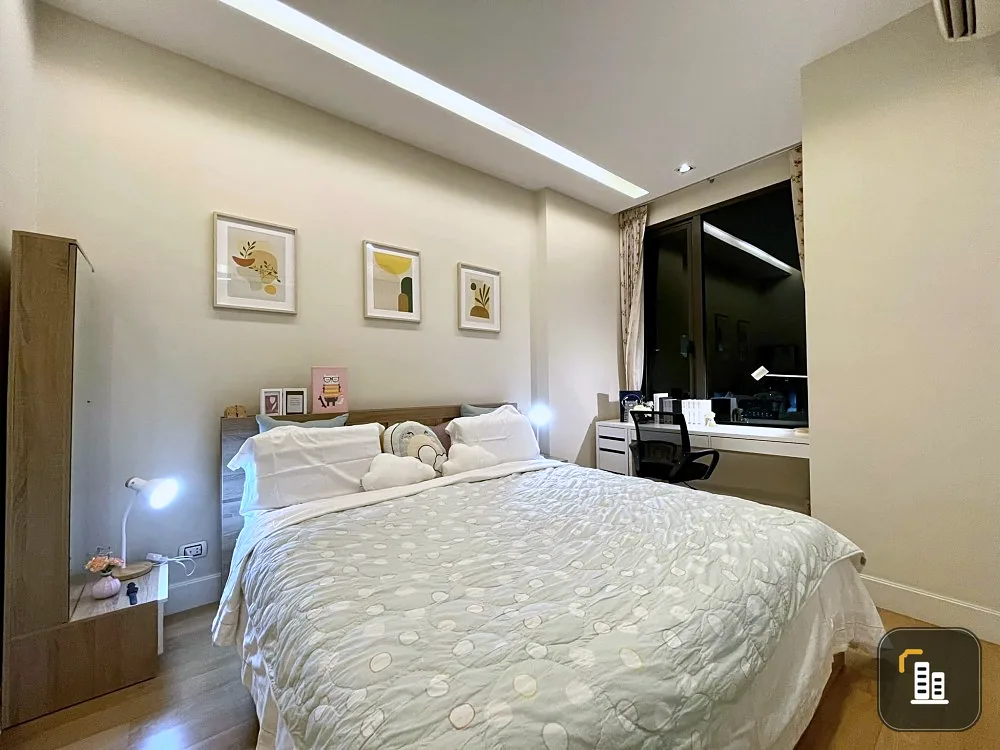 For rent Equinox Phahon-Vipha, high floor, beautiful view, north room, new renovation, all new furniture, book now.