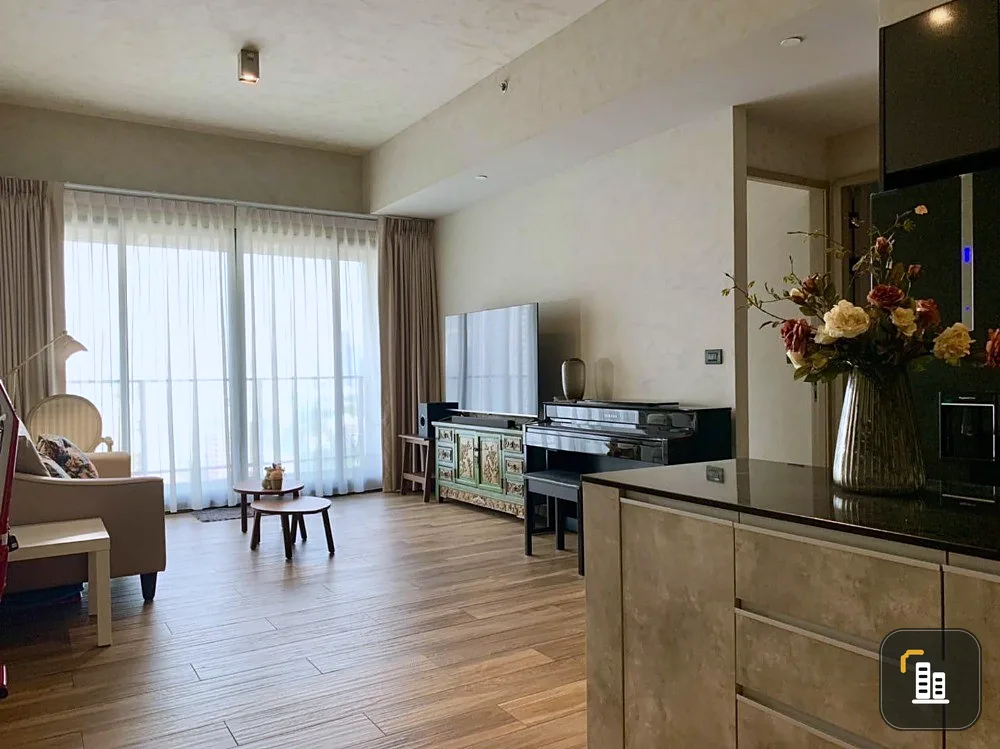 For rent!! Condo The Loft Asoke, luxury condo, large room, 22nd floor, good view, in the heart of Asoke, don't miss it!!