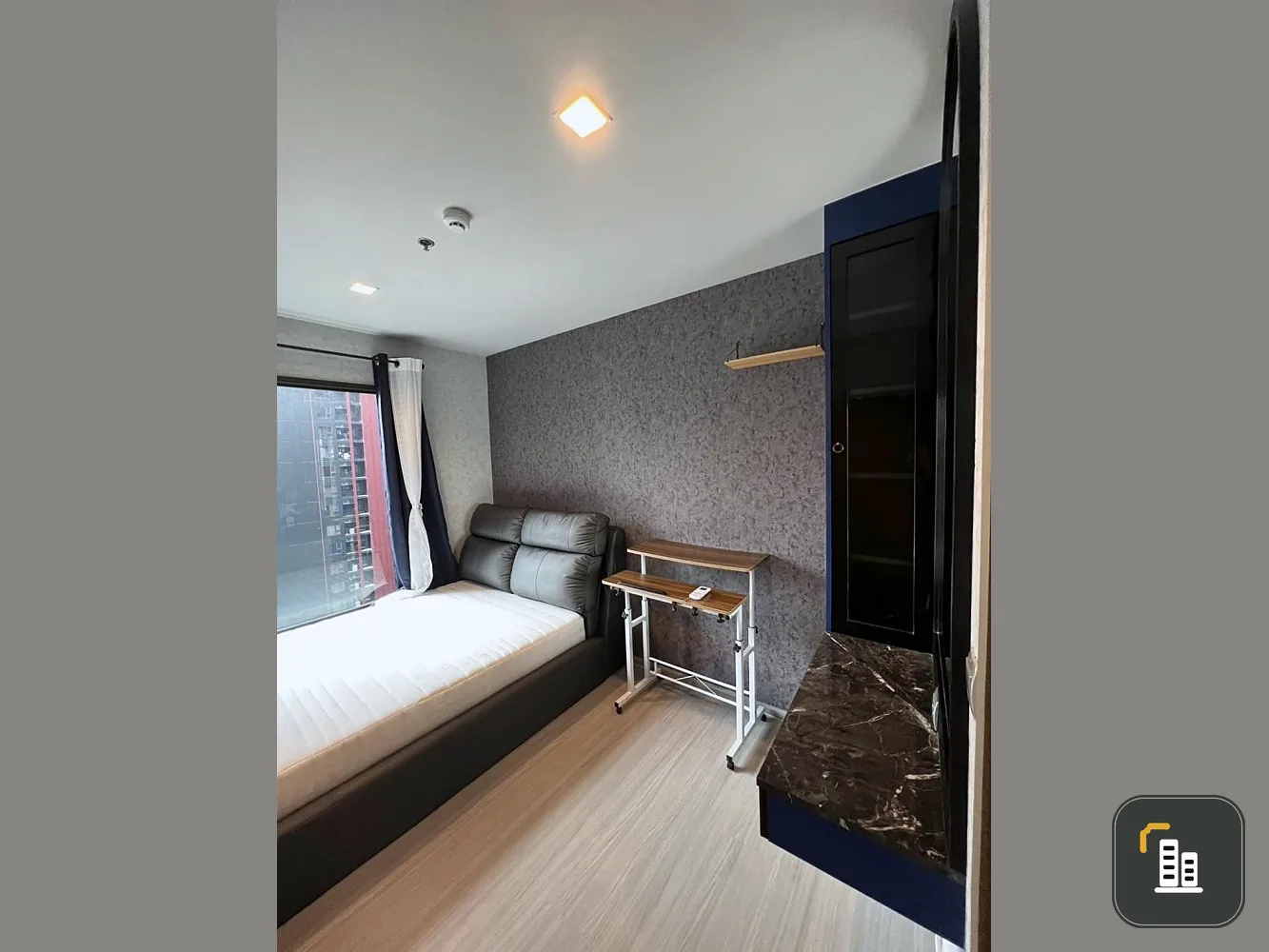 Life Asoke - Rama 9 for rent, fully furnished room Full built-in, 18th floor, high view, hurry up to reserve it.