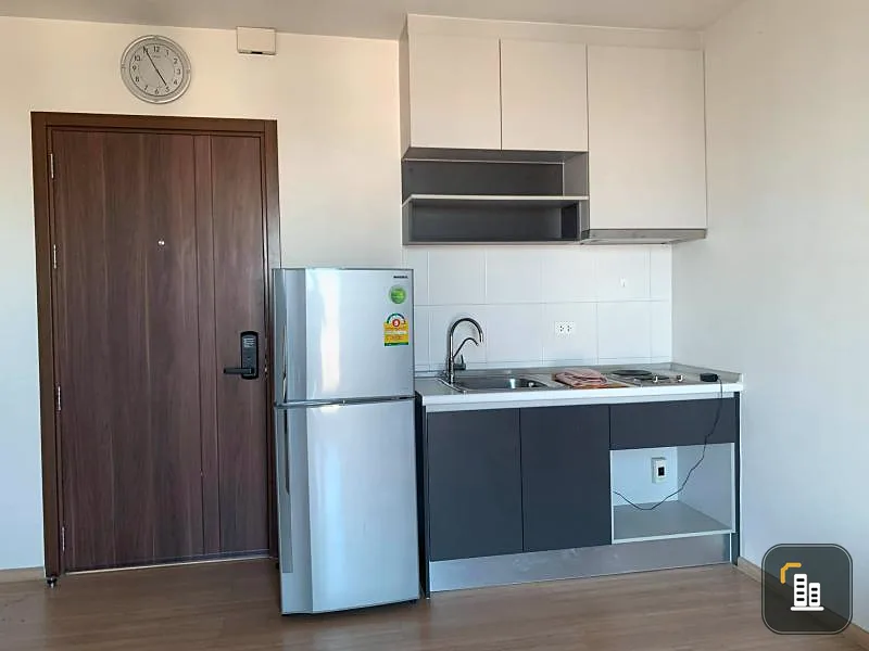 Selling The Base Chaengwattana, separated from the living room. Very private rim room, plus canal view. Book quickly.