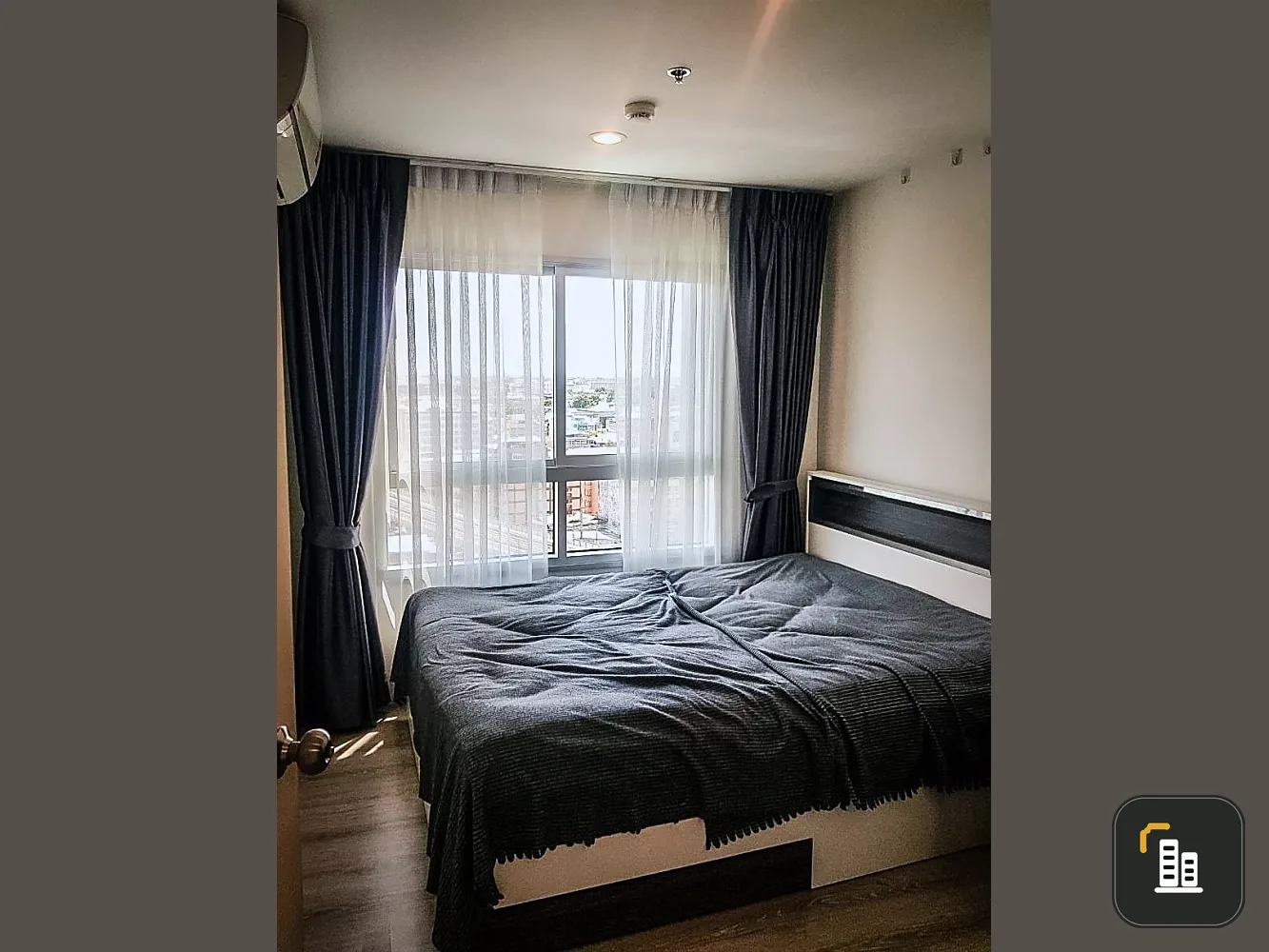 For sale, for rent, Chewathai Phetkasem 27, north facing room, 12th floor, pool view, complete in one place. You can just come in and stay.