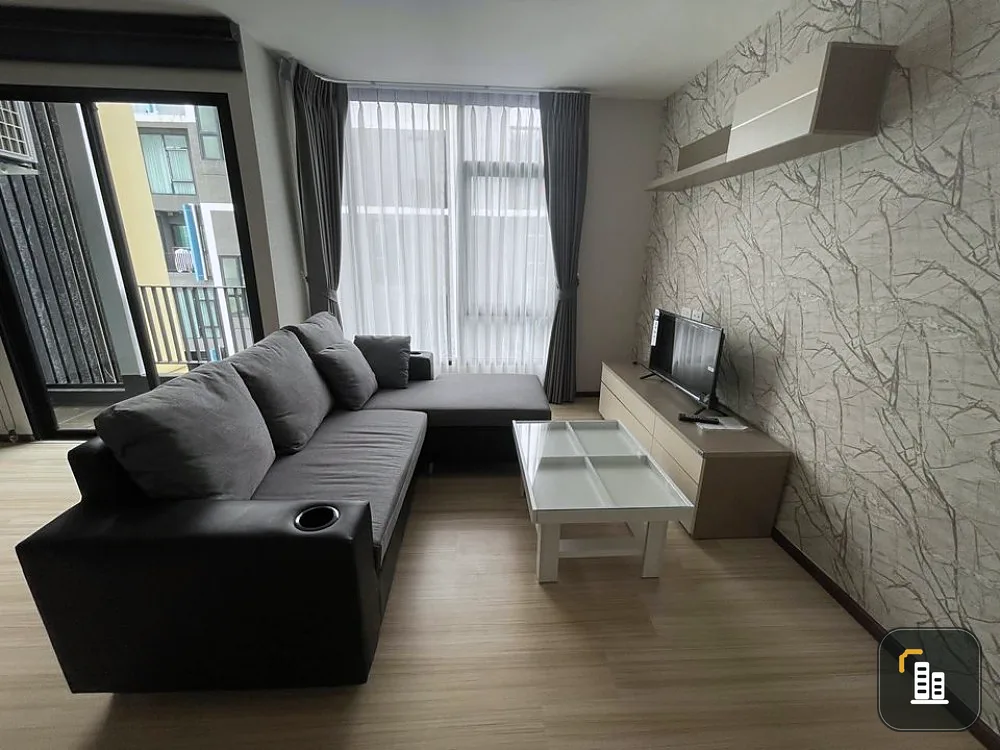 Sell / rent Fresh Condo, 2 bedrooms, 2 bathrooms, very spacious room, super big sofa Fully furnished. Don't miss it. Book now.