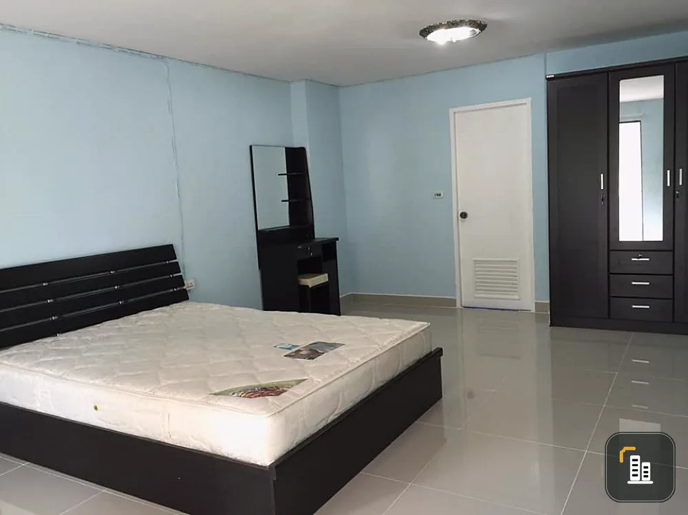 Condo for sale, Champs Elysees, Tiwanon, 2nd floor, corner room, spacious room. divided into proportions There is a balcony around the room. Book now.