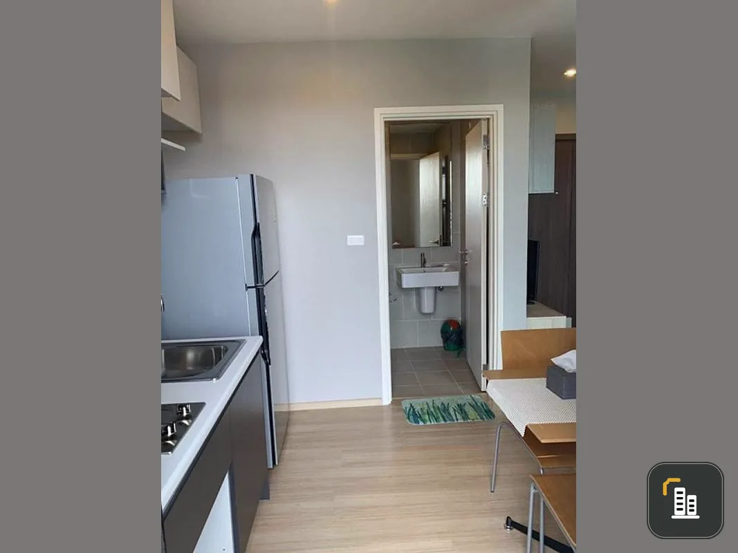 Urgent sale, The Base Chaengwattana, beautiful room, can sleep and watch the city view. Chilling.