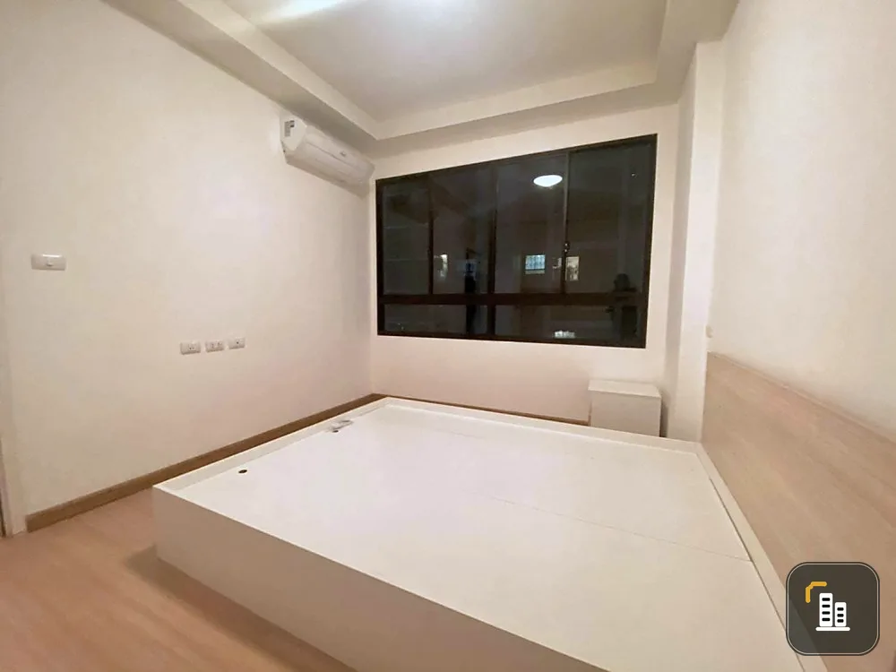 Condo for sale J Condo Sathorn-Kalapaphruek. spacious room A lot of living space, the price is not strong, you hurry to reserve it.