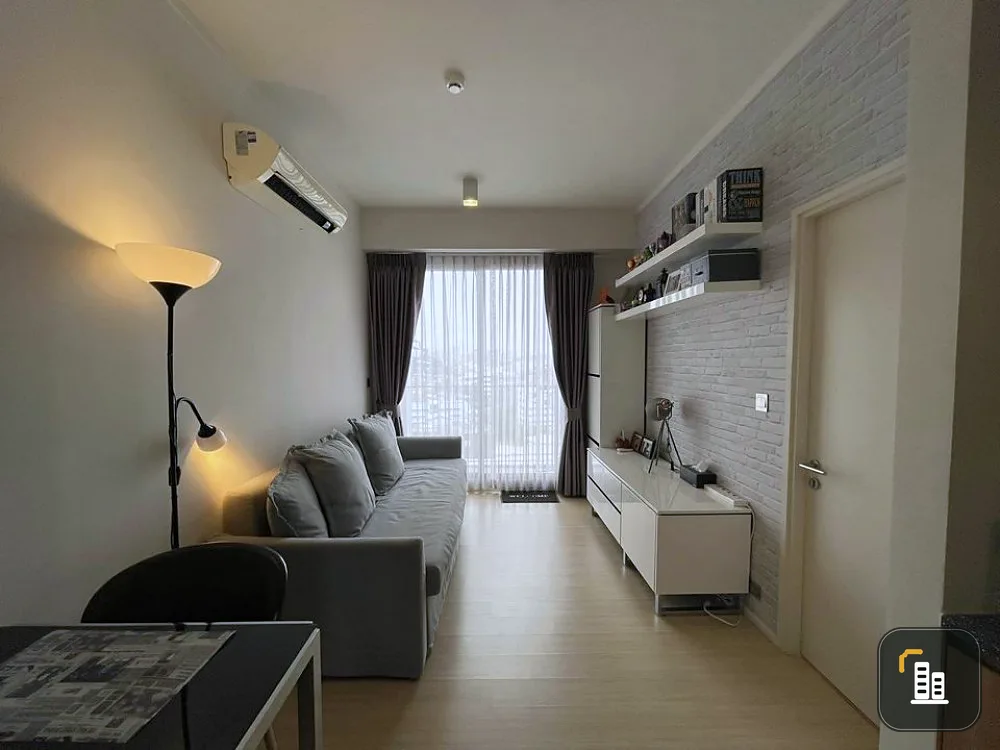 Sale/rent Than living condo, Ratchada-Pracha Uthit, 11th floor, Rama 9 view, nice decorated room. Hurry up to reserve.