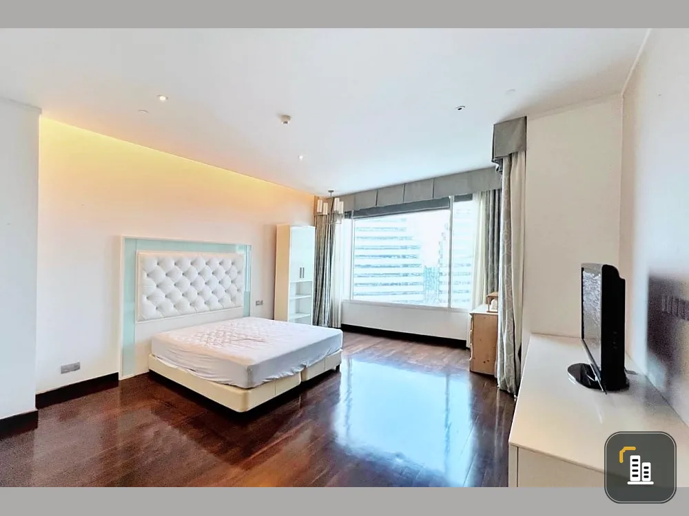 Condo for rent, The Infinity, beautiful room, luxurious, good atmosphere, next to the Maha Nakhon building, near BTS Chong Nonsi, book now