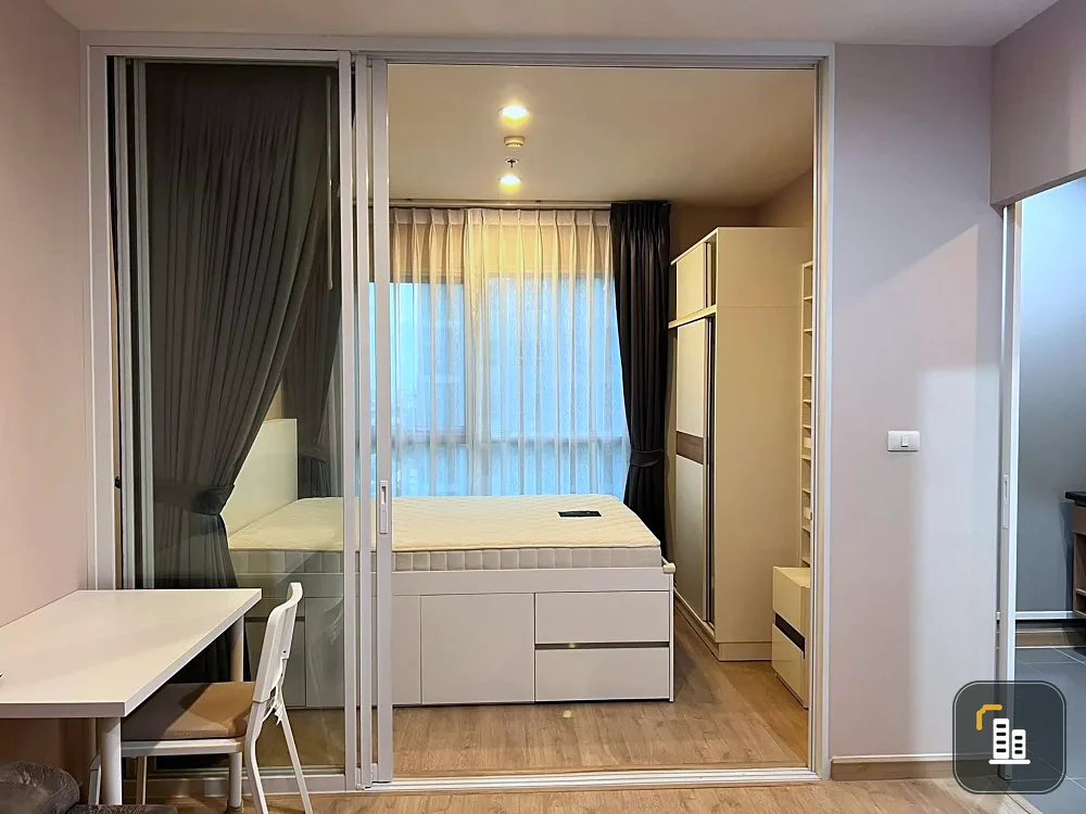 For Sale The Tempo Grand Sathorn-Wutthakat Pool View adjustable sofa Book now. Don't miss it.
