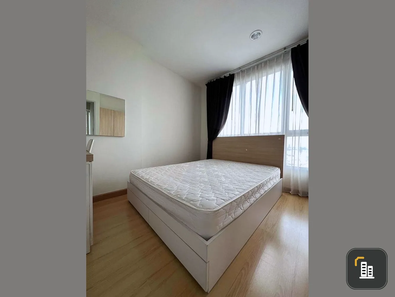 Sale Life @ Ratchada-Sutthisan Private room get the right height full set of furniture You can reserve now.