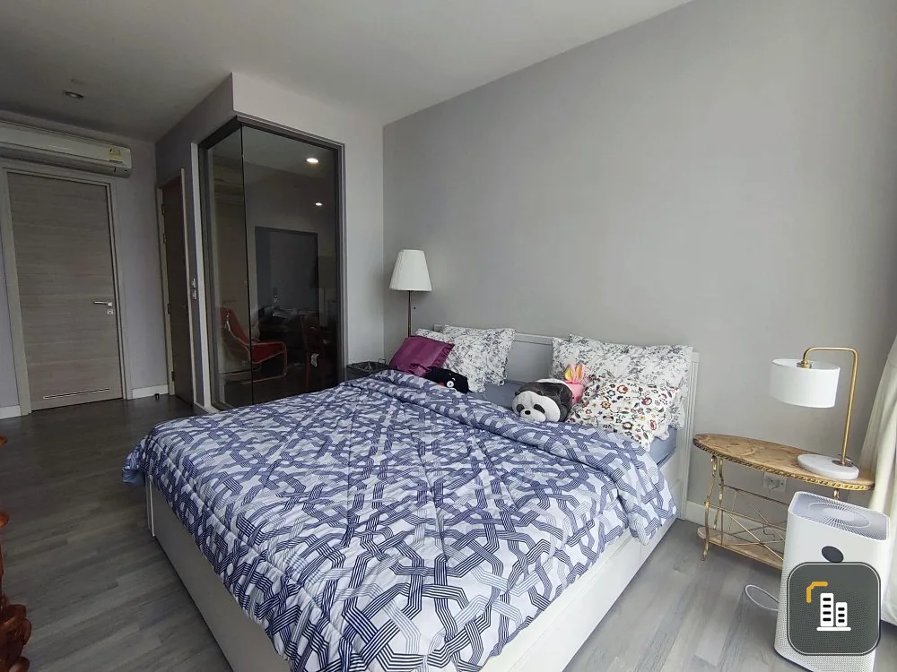 Condo for sale, The Room Sathorn-Taksin, nice room, wide city view, full facilities Don't miss it. Buy it now.