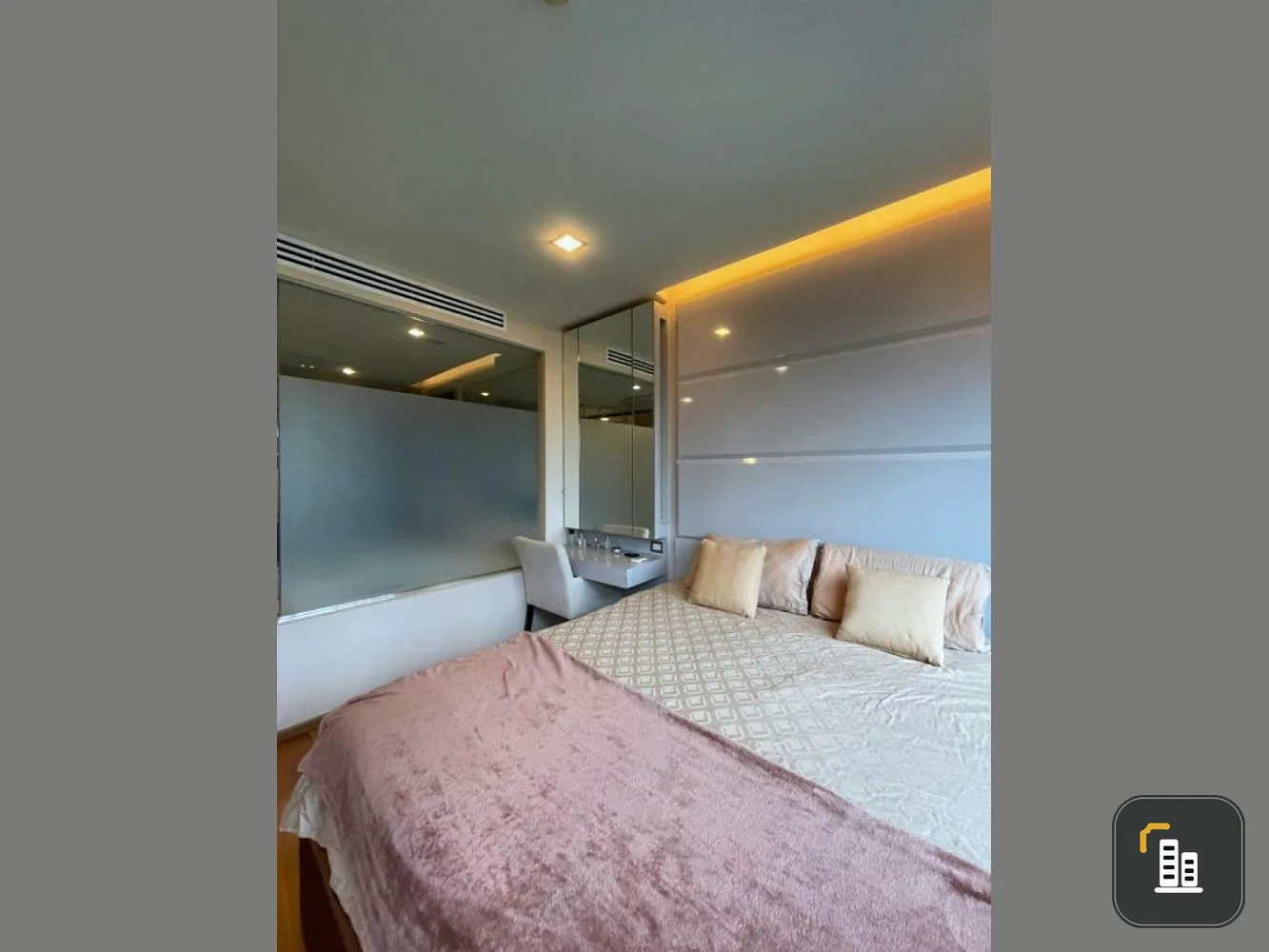 Quick sale!! Condo The Address Sathorn, 4th floor, condo in the heart of business districts like Sathorn and Silom, book now!!