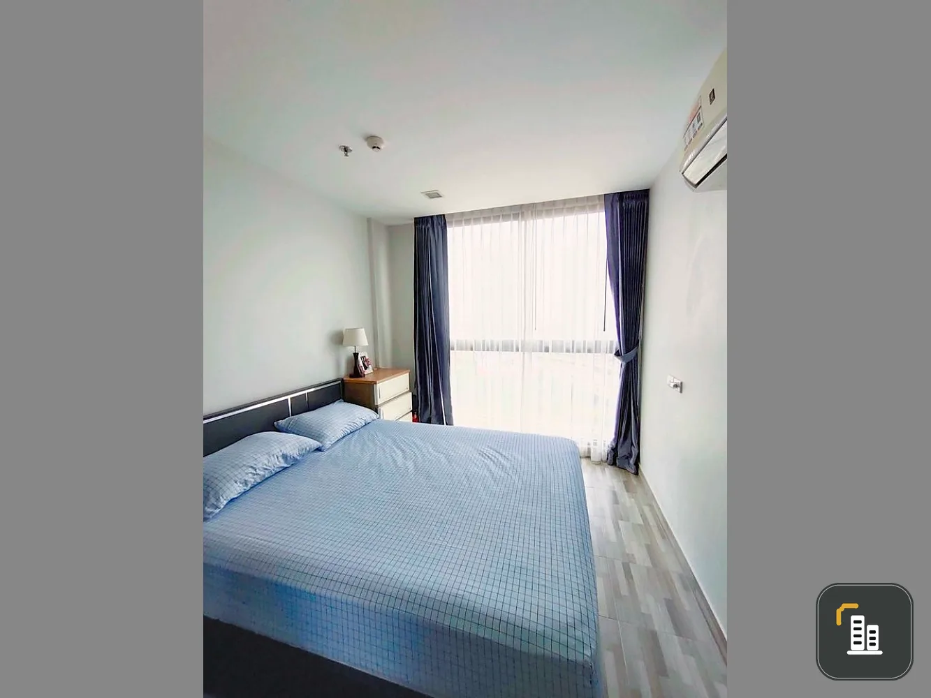 Sell Condo Pel-La Wutthakat, rim room, corner room, light color decoration Balcony on the east, city view. Book now.