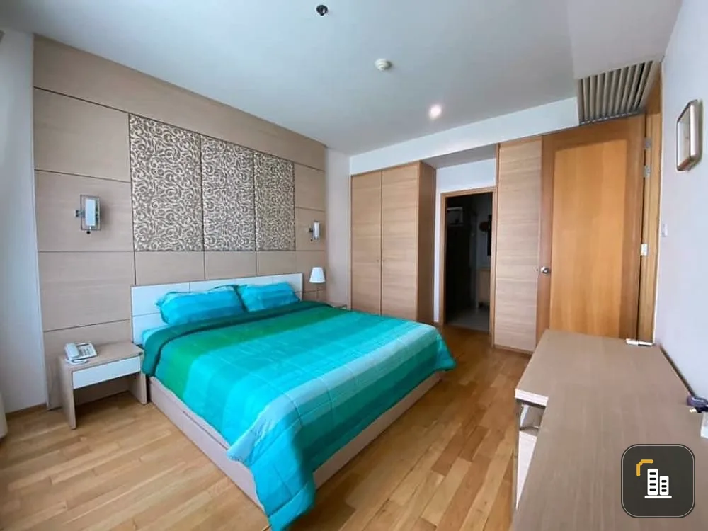 Quick sale!! Condo Empire Place Sathorn-Narathiwat, 24th floor, 2 bedrooms, fully furnished, ready to move in. Book now!!