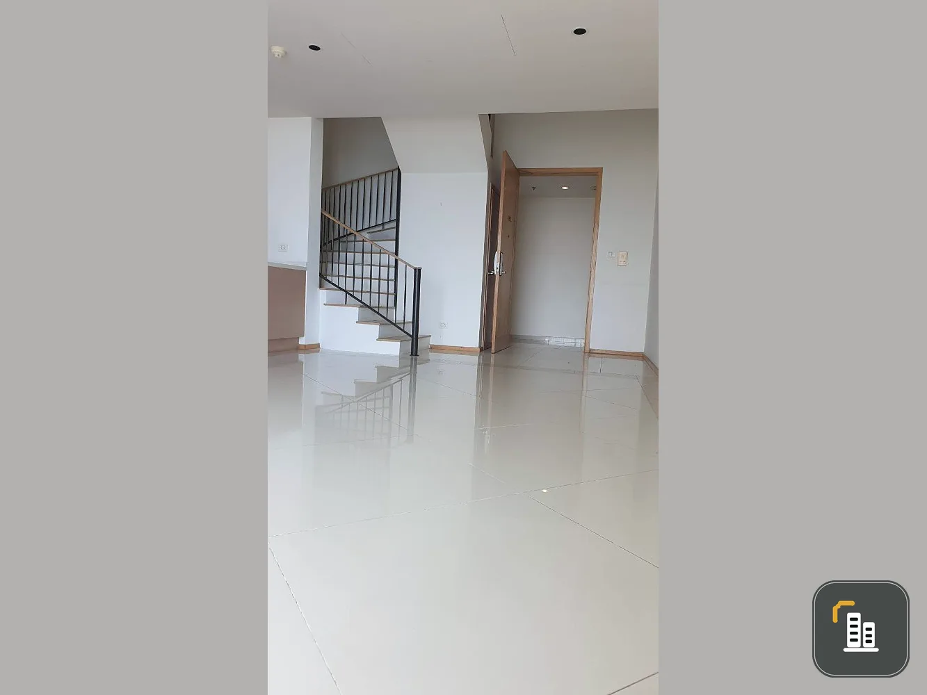 Quick sale!! Condo Empire Place Sathorn-Narathiwat, Duplex room (empty room), high floor, good location condo, book now!!