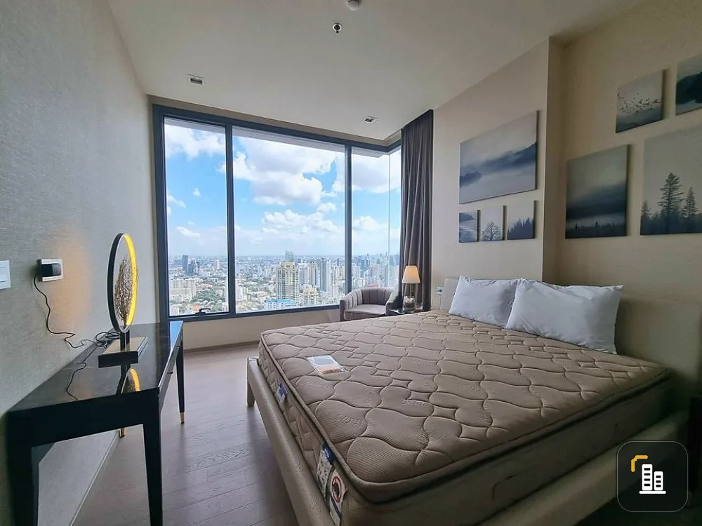 Condo for sale, The Esse Asoke, beautiful room, elegant style. Full built-in, 46th floor, city view, great like this, buy it now.