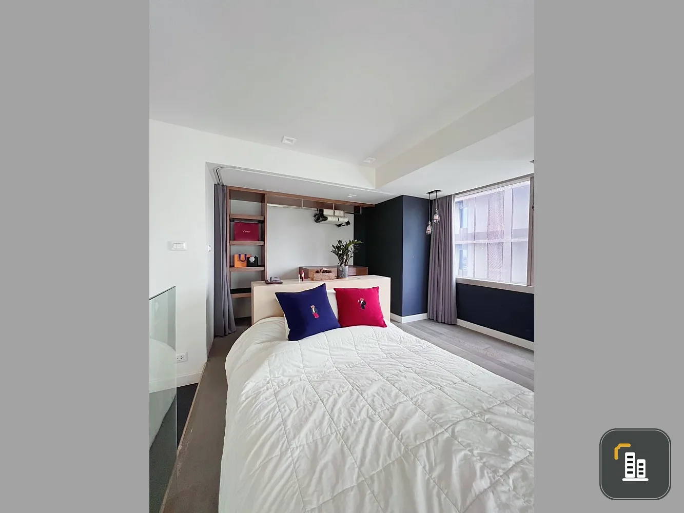 Ashton Morph 38 condo for sale, beautiful room, luxurious furniture, duplex style room. Can't miss it.