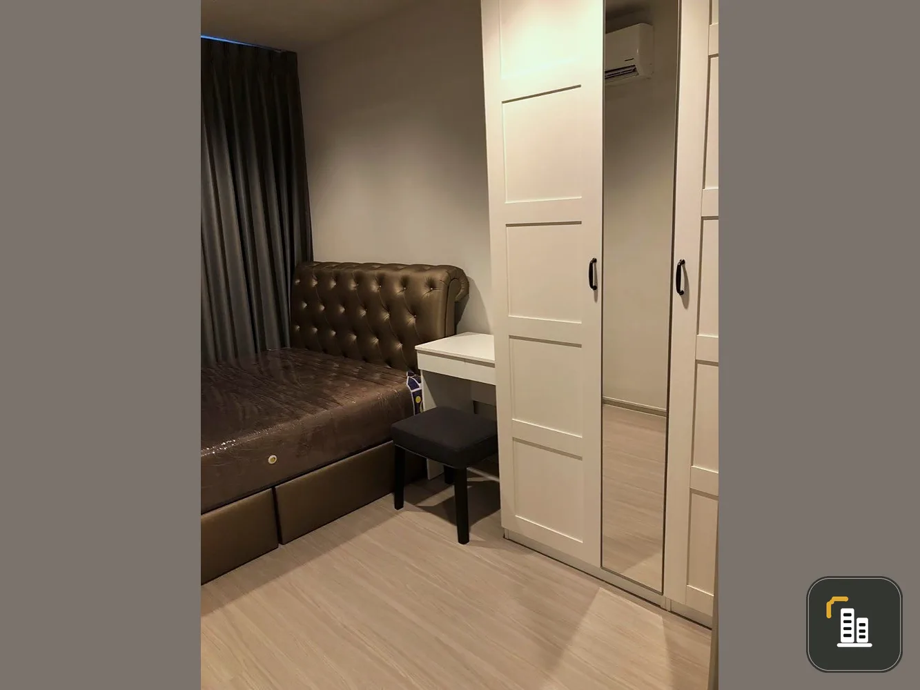 Condo for sale Life Asoke-Rama 9, convenient transportation, near shopping malls and MRT Rama 9, hurry and book now!!