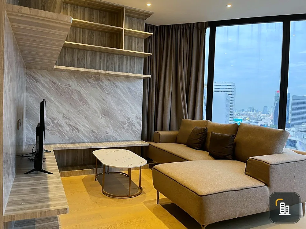 For rent!! Condo Ashton Asoke-Rama 9 (corner room), beautiful room, high floor, view of G Tower building. Hurry and reserve now, don't miss it!!