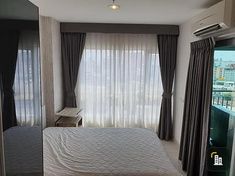 For rent Aspire Ngamwongwan, wall attached to the wall, separate room layout, good condition room Fully furnished in one room