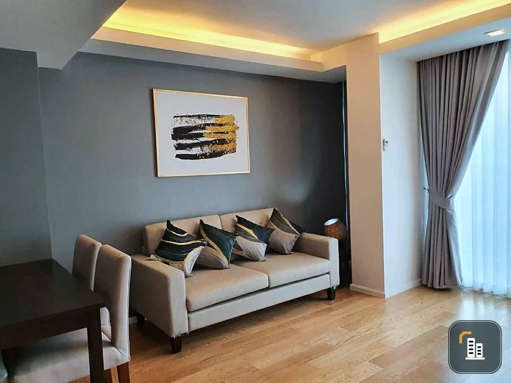 Urgent sale, Condo Focus at Ploenchit, nice decorated room Plus the area is 72.62 wide. Hurry up to reserve before you miss it. Hurry up.