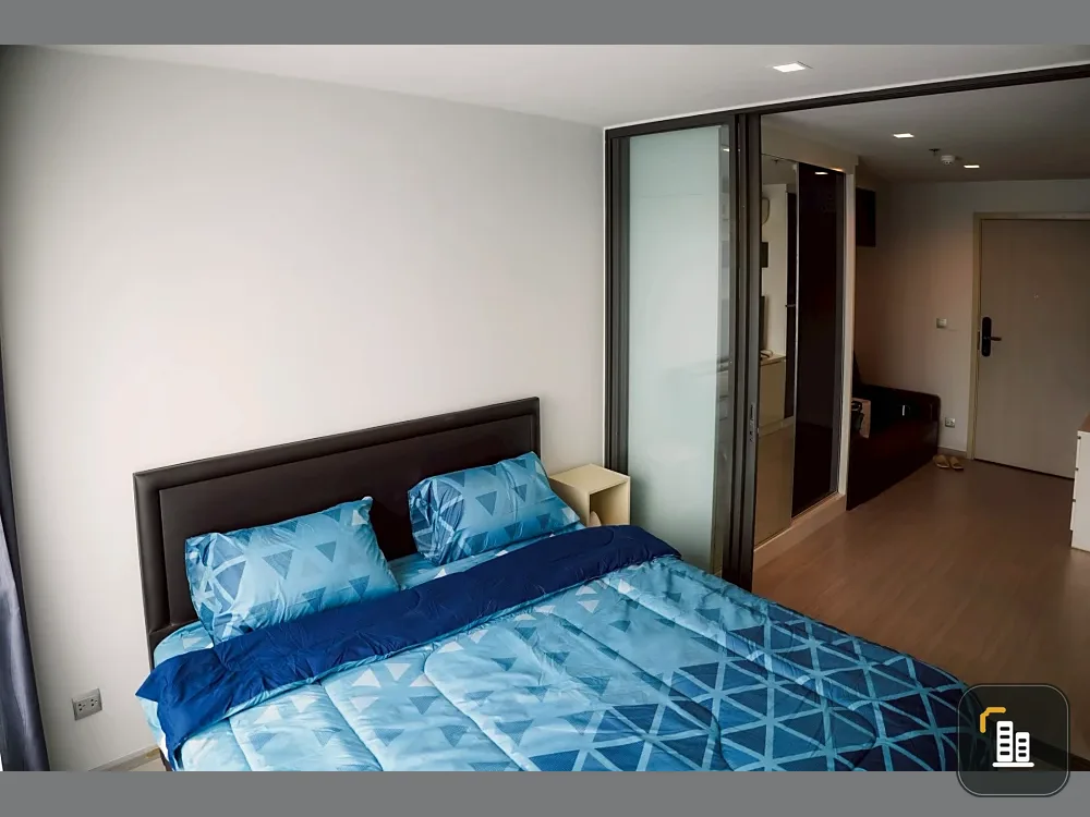 For rent or sale Life Ladprao Built-in furniture big wardrobe Lots of lockers. The view doesn't block. Reserve quickly.