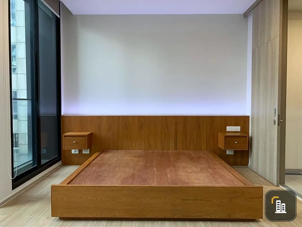 Condo for sale, Noble Ploenchit, corner room with privacy Garden view facing Park Venture building near BTS