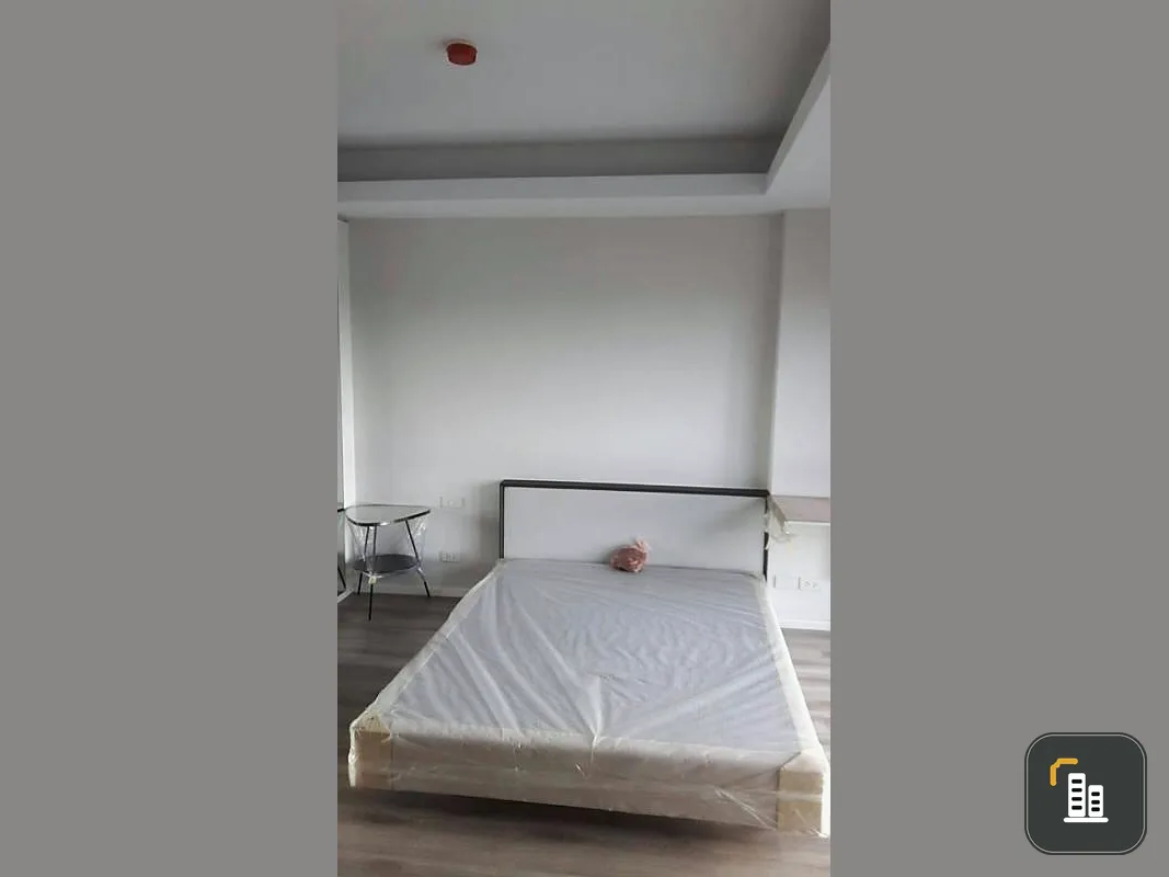 Selling Double Lake Condominium, 2 new rooms, lots of usable space. This price is worth it. If interested, hurry up to reserve.