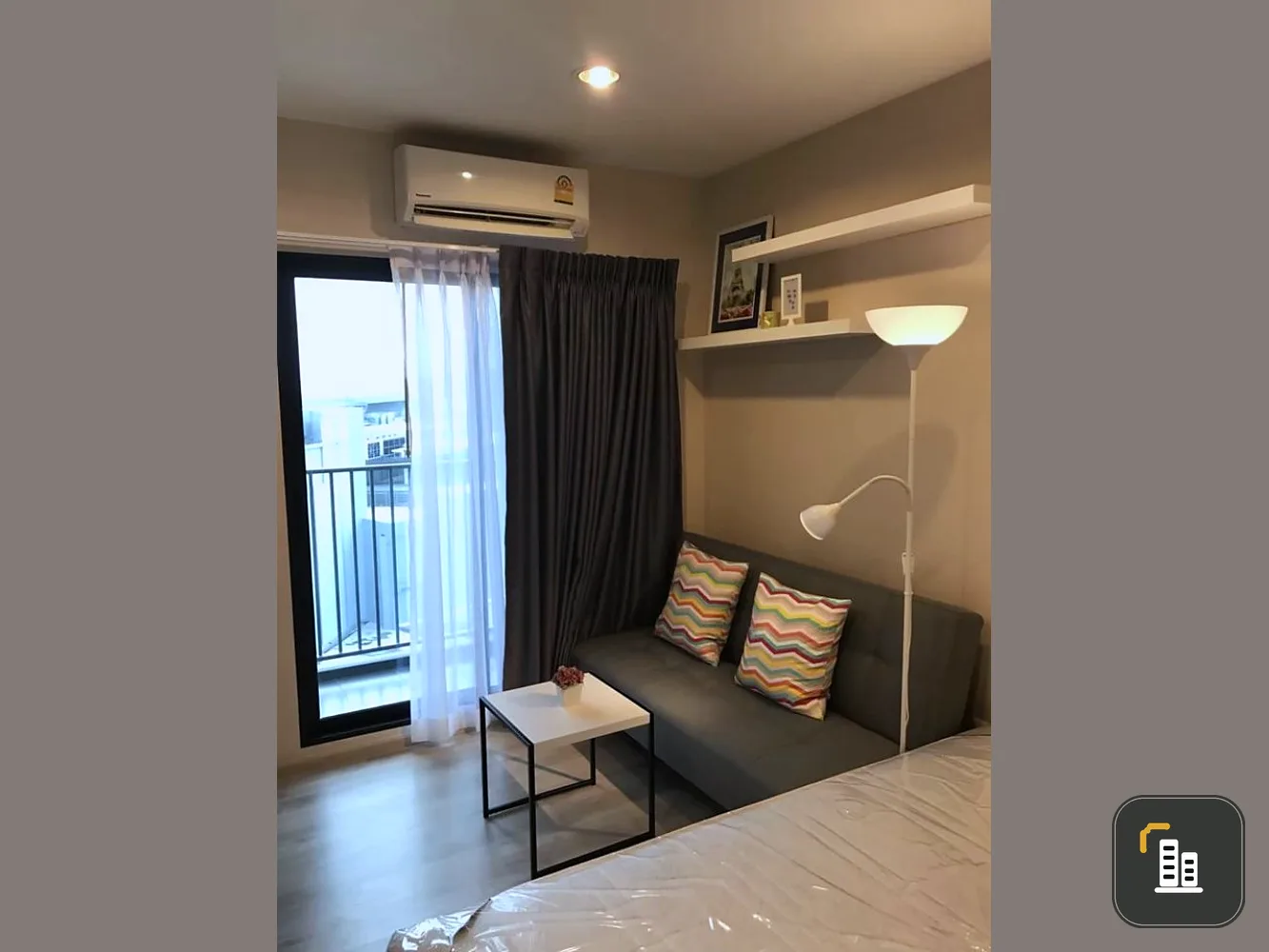 It has arrived. Ready to move in. Plum Condo, Central Station for sale. The room is neat and looks good. Tell me that you won't be disappointed