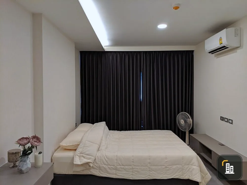 Sell / rent VTARA Sukhumvit 36, very clean room, white tone, with a balcony, beautiful airy city view, book now.